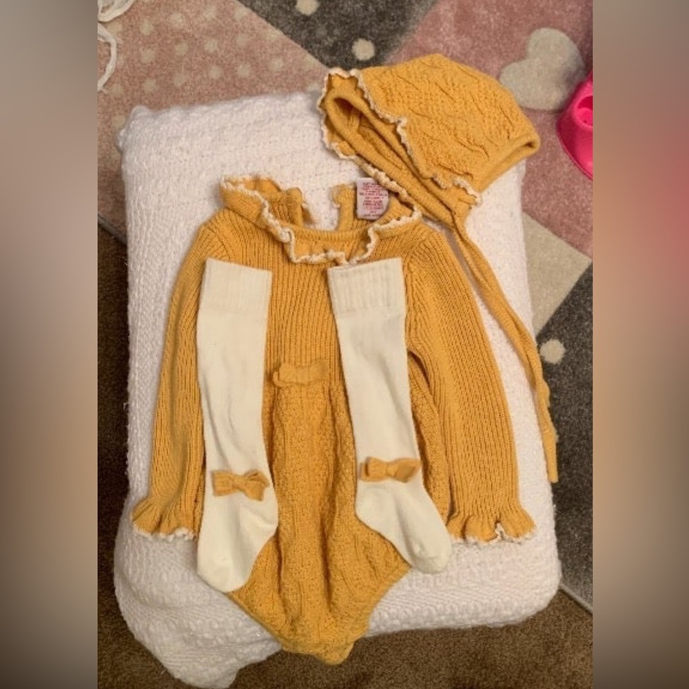 cupcakes and cashmere baby knit romp size 3-6 M